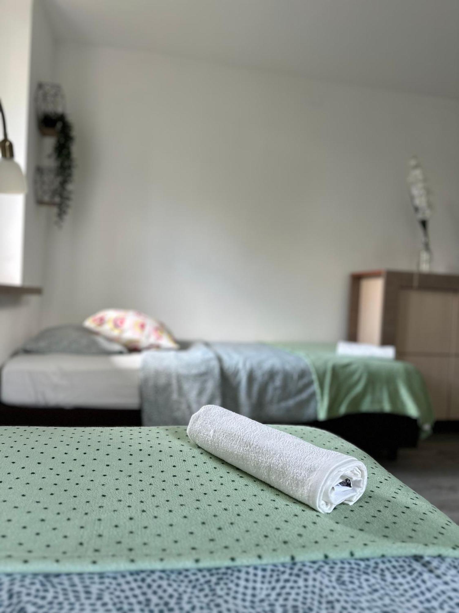 Szumi Las Bed & Breakfast Józefów Eksteriør bilde